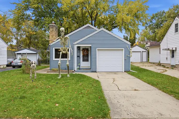 124 S Commonwealth Avenue, Elgin, IL 60123