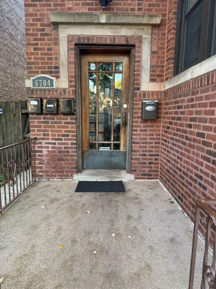 6704 N Rockwell Street, Chicago, IL 60645 - #2