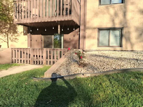 1500 N Rock Run Drive #1B, Crest Hill, IL 60403