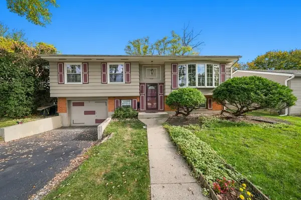 1032 Valley Stream Drive, Wheeling, IL 60090