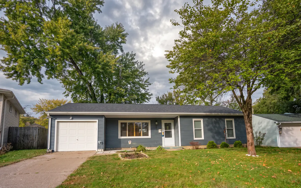1430 Lakewood Drive, Bettendorf, IA 52722 - #1