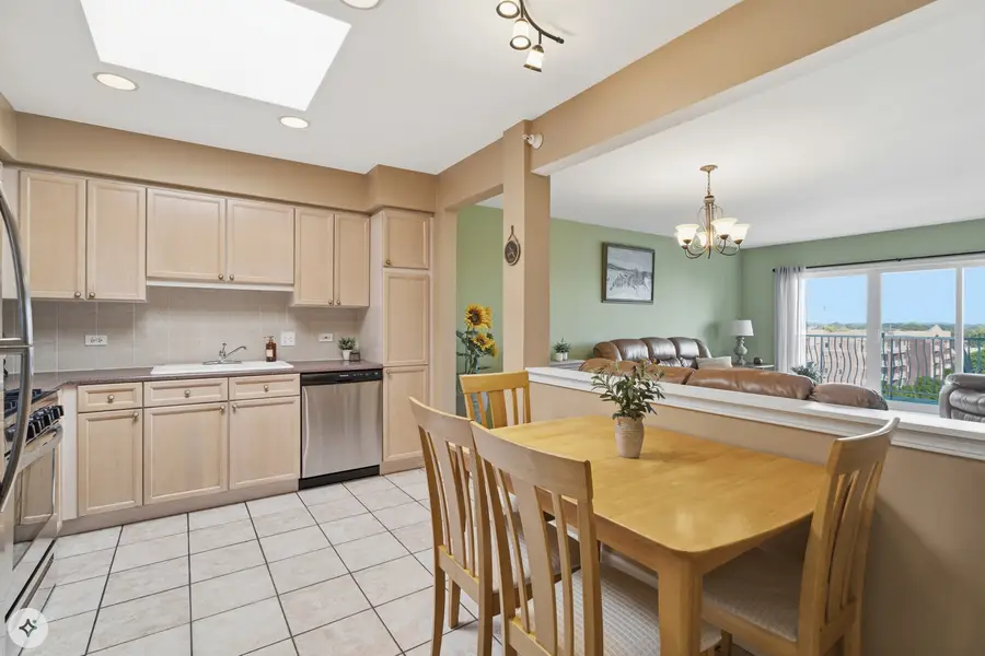 7061 W Touhy Avenue #710, Niles, IL 60714 - #3