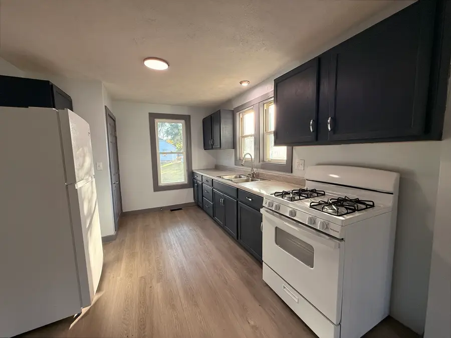615 W Sherman Avenue, Pontiac, IL 61764 - #3