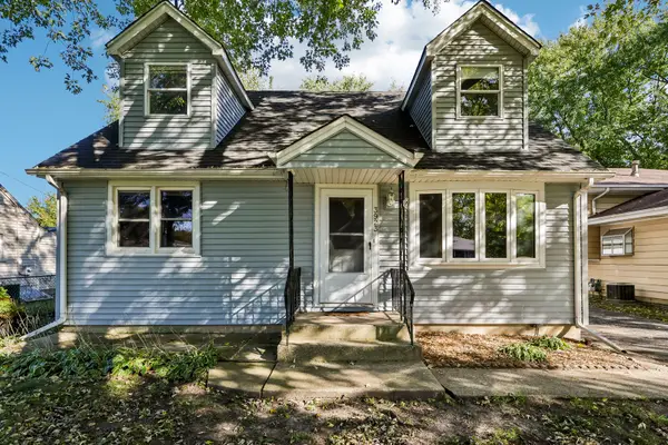 3923 N Adams Street, Westmont, IL 60559