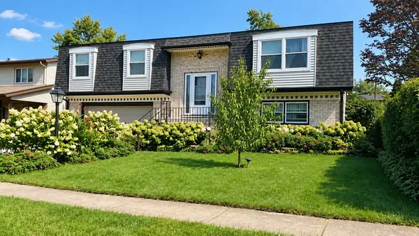 1113 S Cherrywood Drive, Mount Prospect, IL 60056