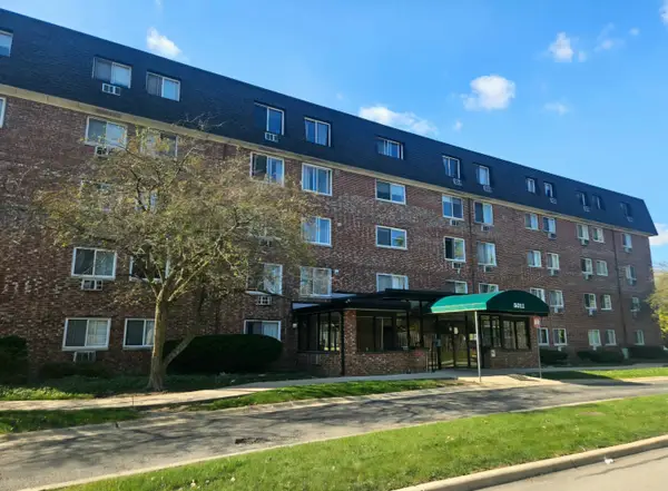 5011 Valley Lane #507, Streamwood, IL 60107