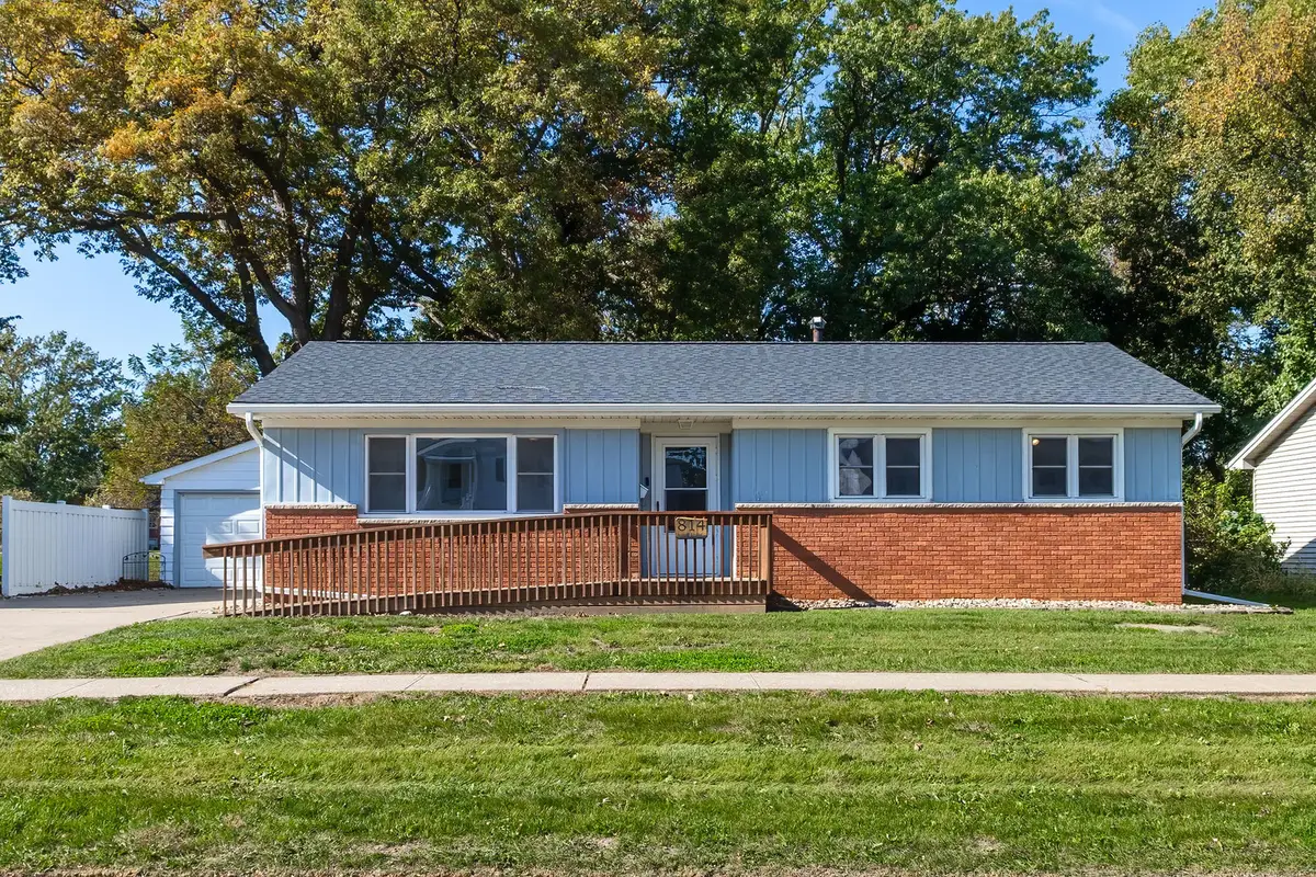 814 12th Street, Silvis, IL 61282 - #1