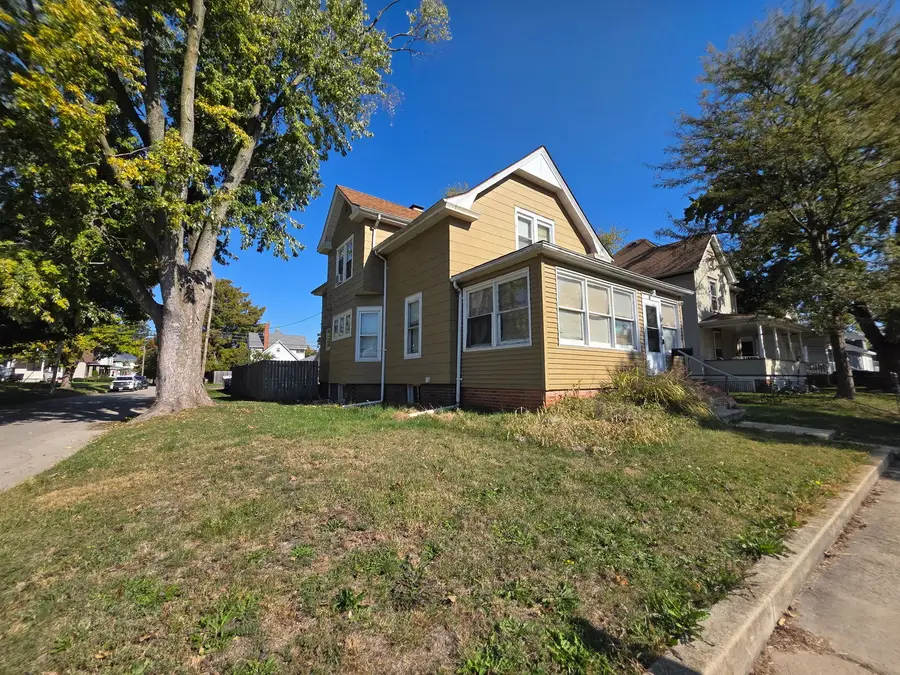 515 W Jefferson Street, Clinton, IL 61727 - #2