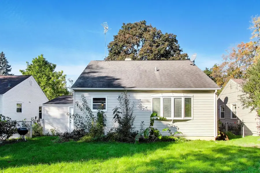 225 S Aldine Avenue, Elgin, IL 60123 - #2