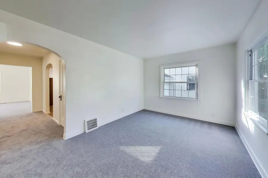 225 S Aldine Avenue, Elgin, IL 60123 - #3