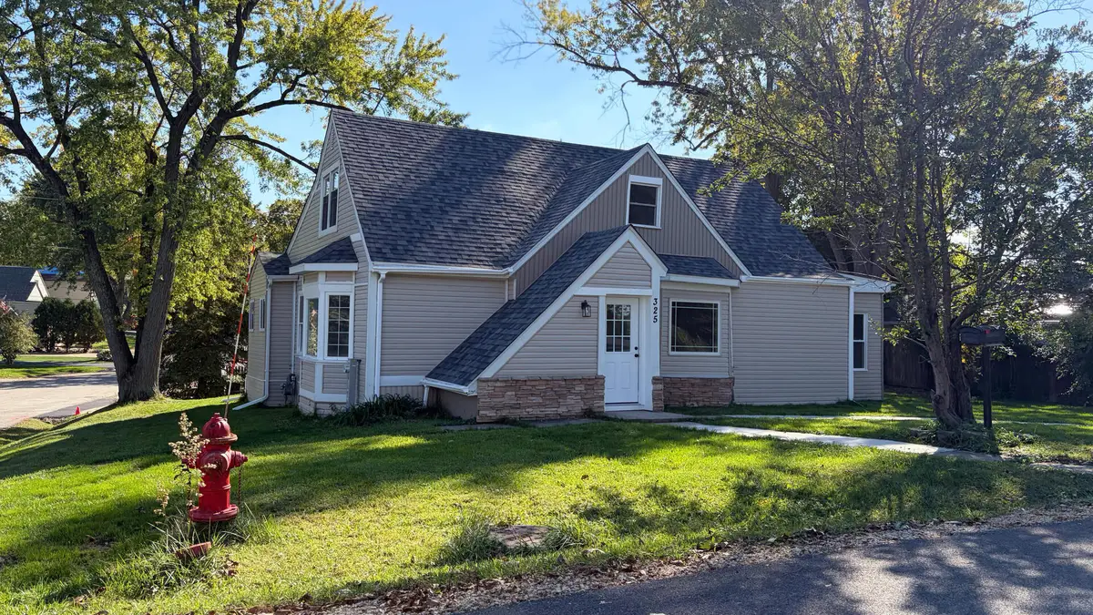 325 E E Lake Shore Drive, Round Lake Park, IL 60073 - #1