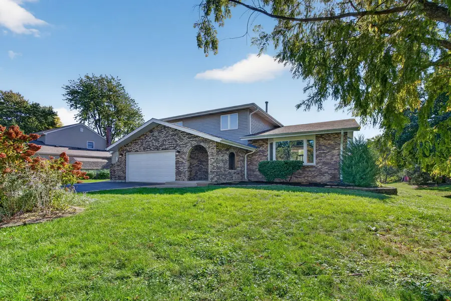 29W055 Schillinger Drive, Naperville, IL 60564 - #2
