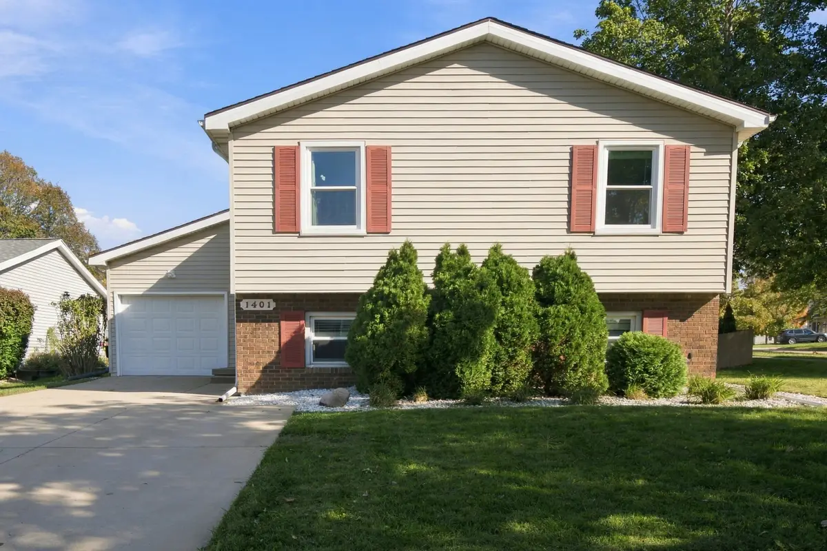 1401 Dallas Street, Bloomington, IL 61704 - #1