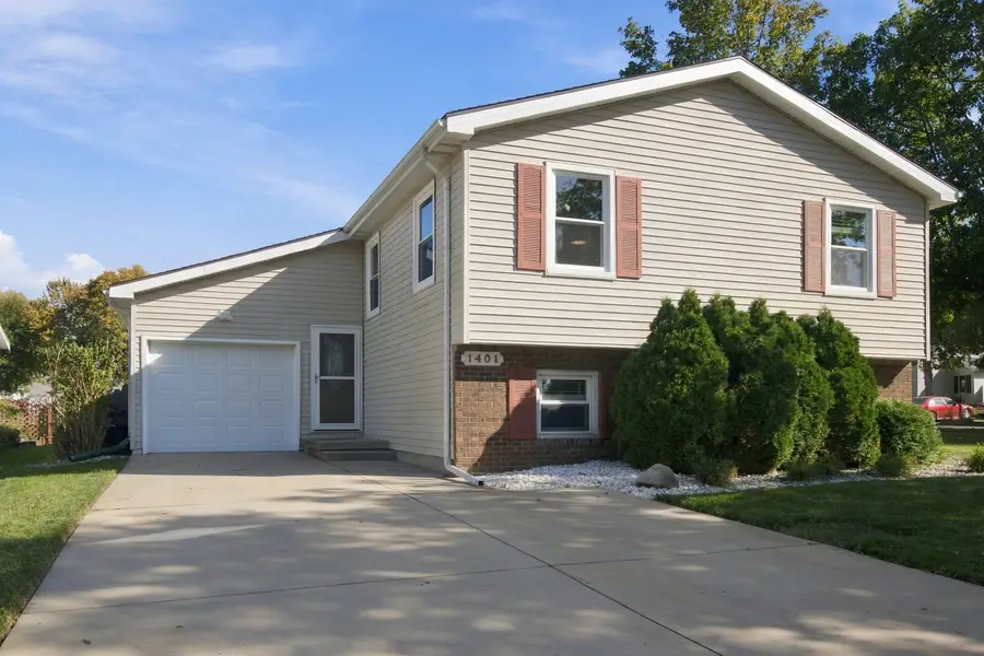 1401 Dallas Street, Bloomington, IL 61704 - #2