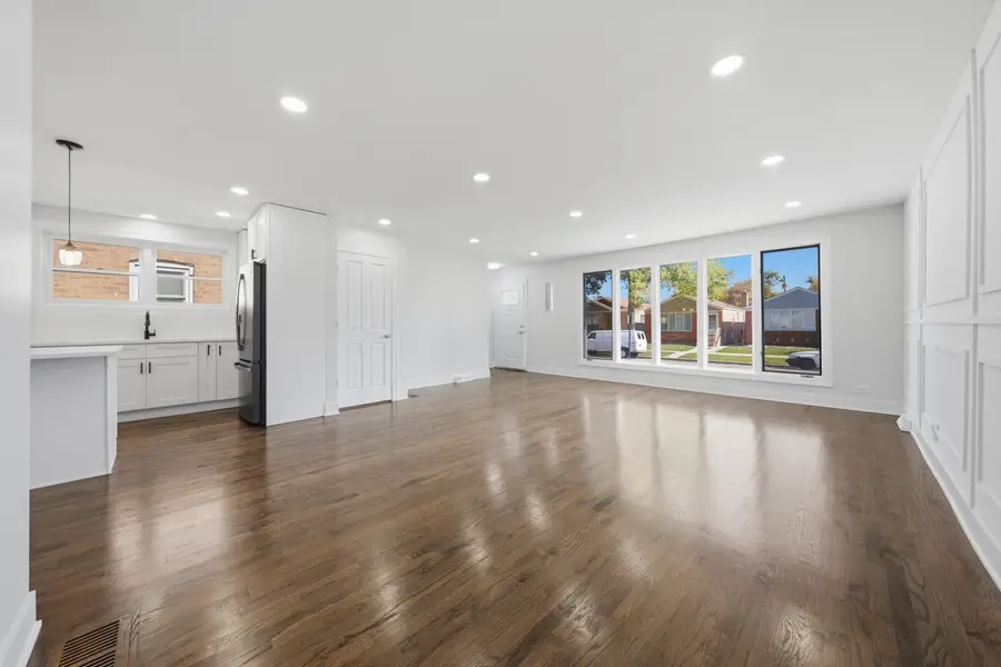 4812 S Leclaire Avenue, Chicago, IL 60638 - #3