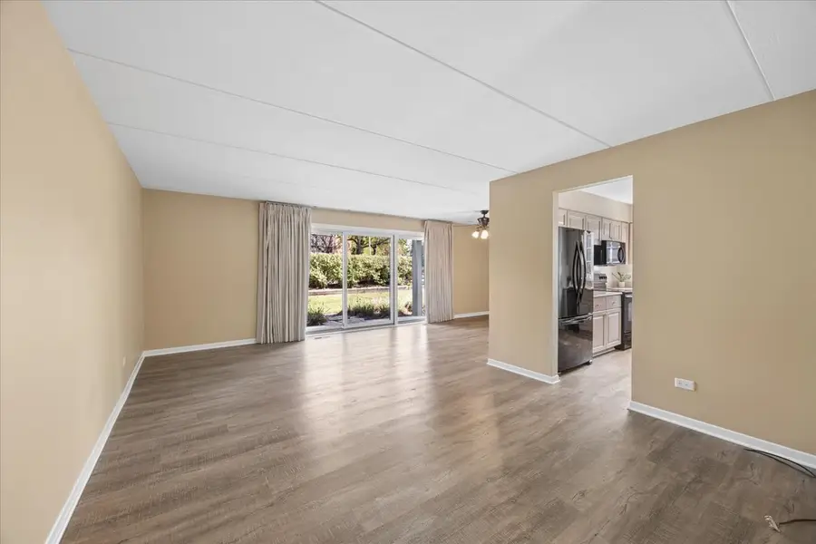 31 Algonquin Drive #2, Indian Head Park, IL 60525 - #3