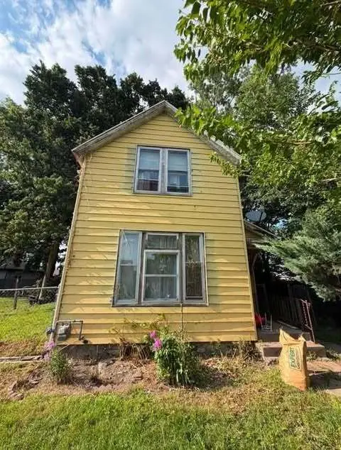 1548 W 16th Street, Davenport, IA 52804 - #1