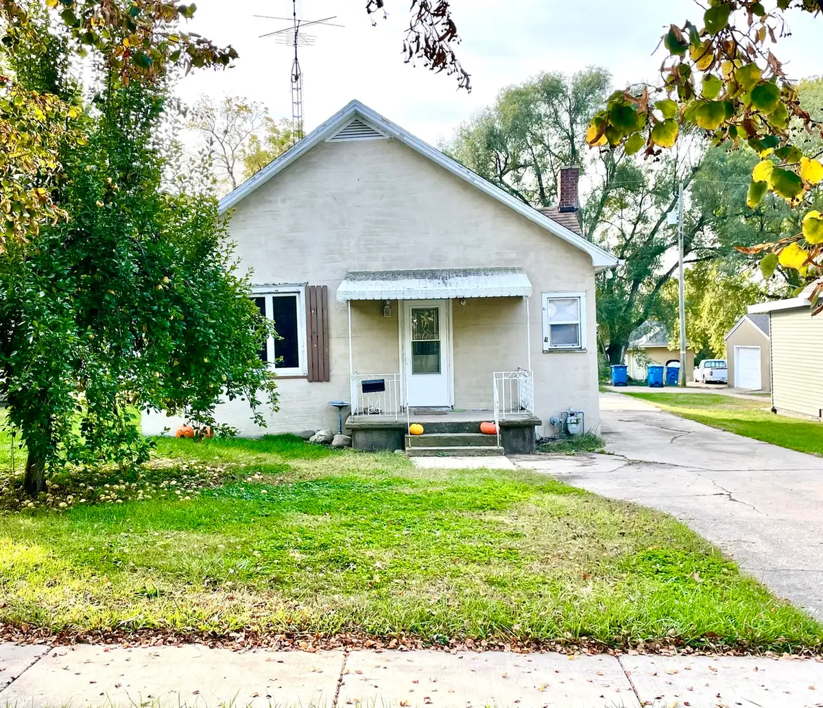 315 E Devlin Street, Spring Valley, IL 61362 - #1