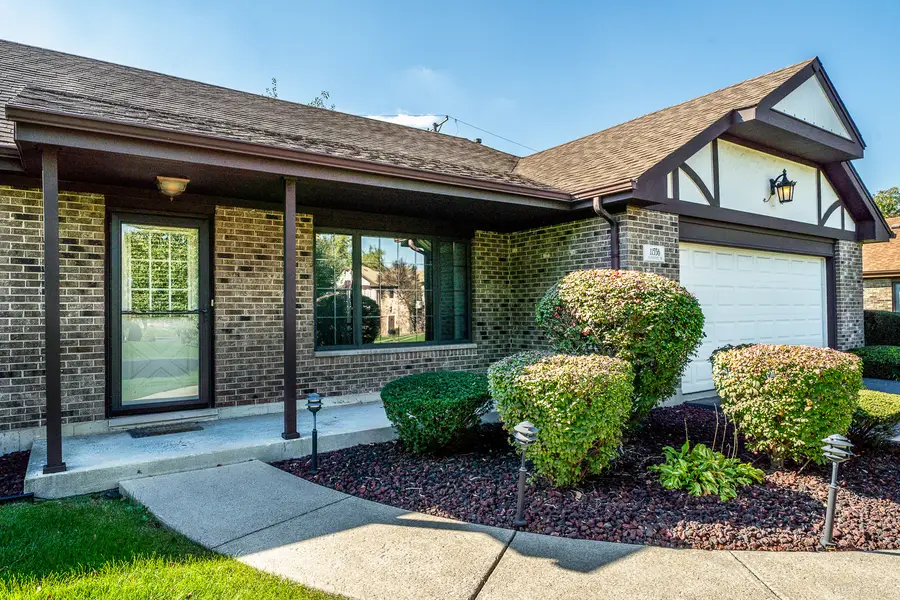 11556 Autobahn Drive W, Palos Park, IL 60464 - #2