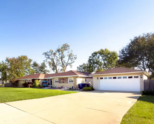 8501 S 82nd Court, Hickory Hills, IL 60457