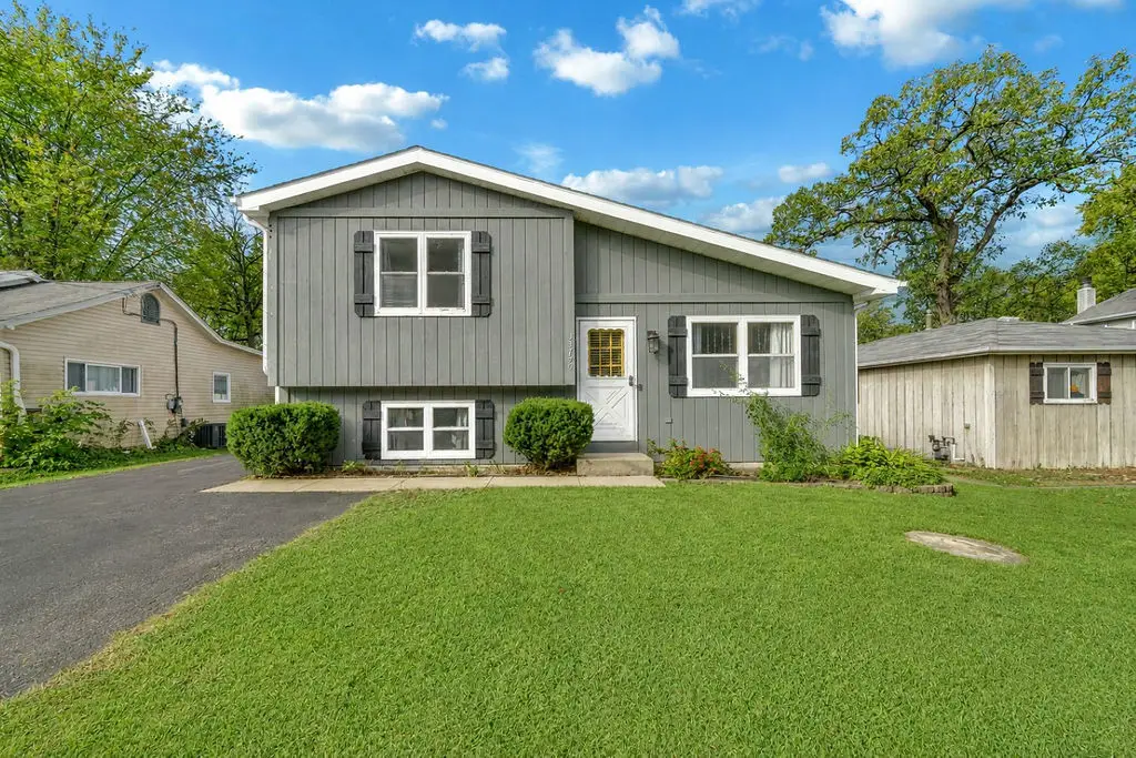 33790 N 2nd Street, Grayslake, IL 60030 - #1