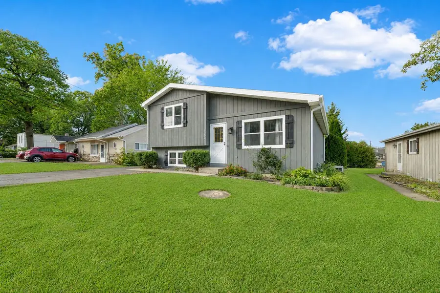33790 N 2nd Street, Grayslake, IL 60030 - #2