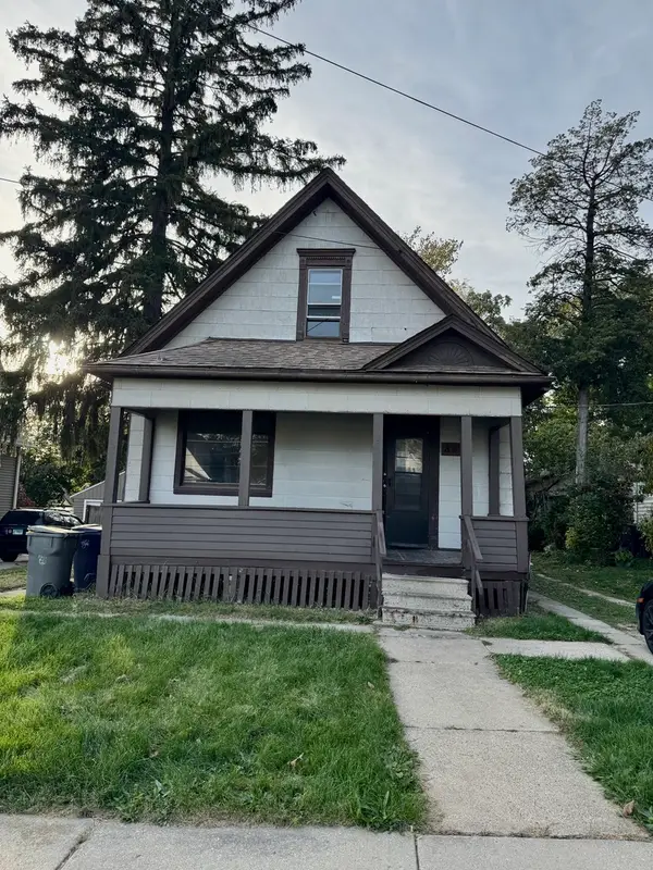 854 S Liberty Street, Elgin, IL 60120