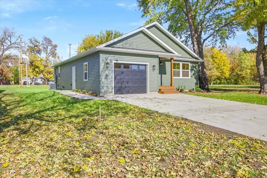 315 E Martin Street, Forrest, IL 61741 - #3
