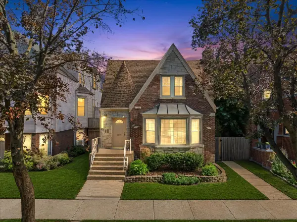 3935 N Kimball Avenue, Chicago, IL 60618