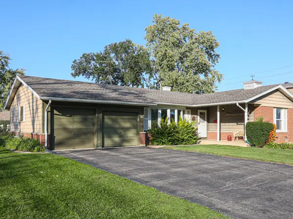 660 Magnolia Lane, Elk Grove Village, IL 60007