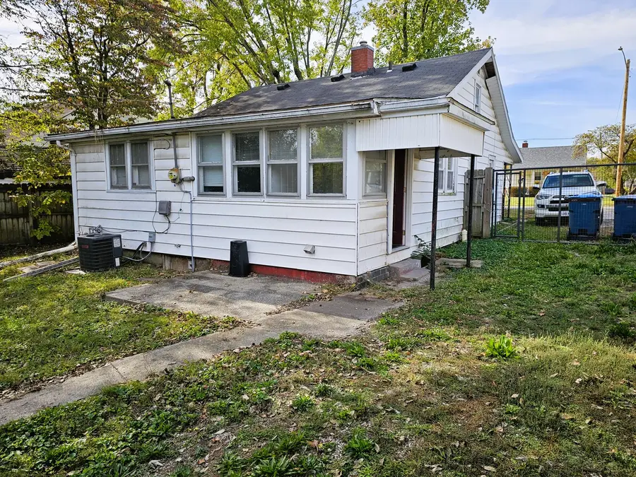 810 S 25th Street, Mount Vernon, IL 62864 - #3