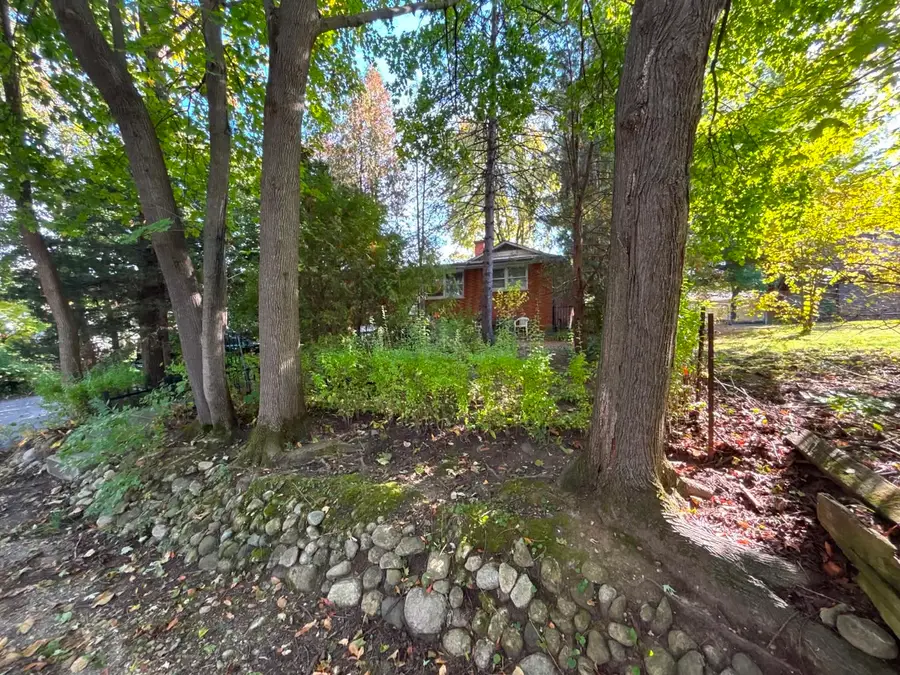 2121 Fairview Avenue, Fox River Grove, IL 60021 - #2