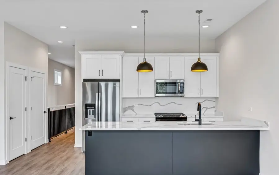 4906 S Saint Lawrence Avenue, Chicago, IL 60615 - #3