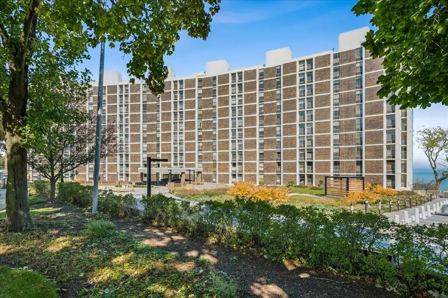 1500 Sheridan Road #8L, Wilmette, IL 60091 - #2