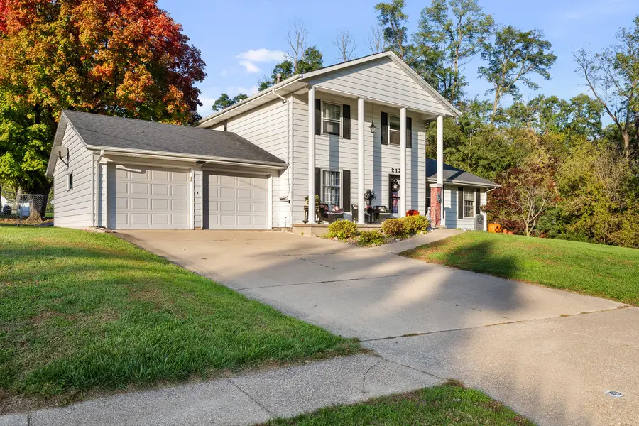 213 28th Avenue, Moline, IL 61265 - #3
