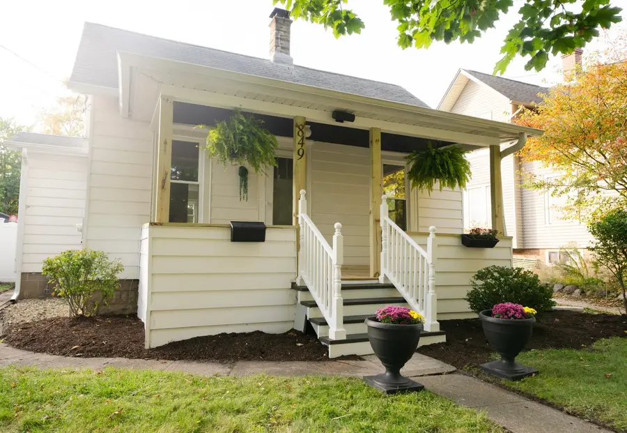 849 N 11th Street, Dekalb, IL 60115 - #2