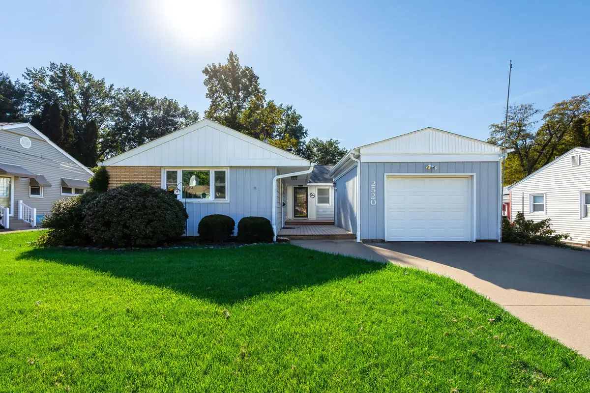 2520 30th Ave Court, Moline, IL 61265 - #1