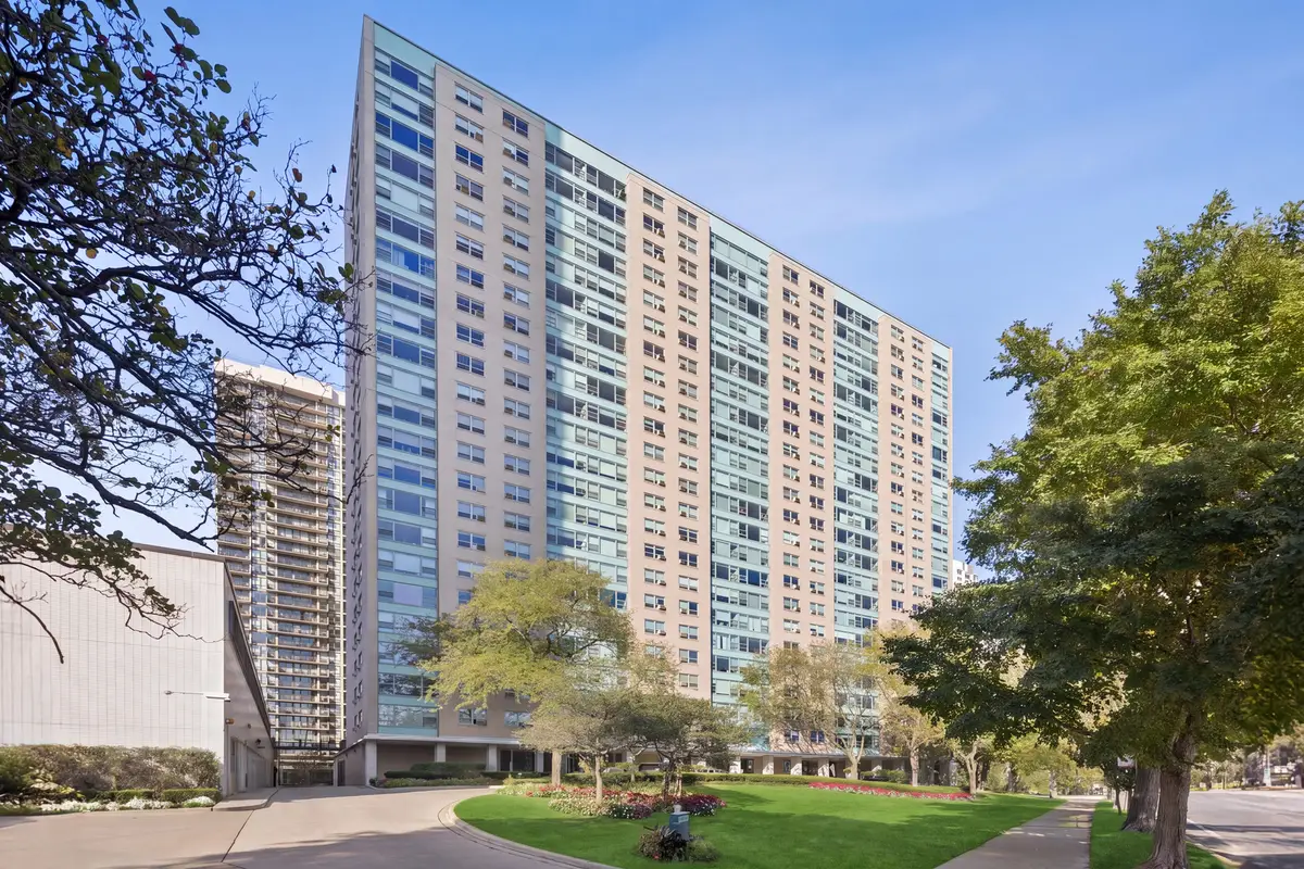 3180 N Lake Shore Drive #6E, Chicago, IL 60657 - #1