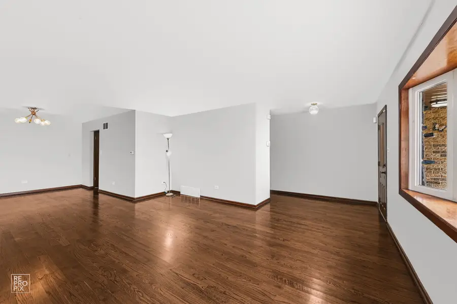 10017 Menard Avenue, Oak Lawn, IL 60453 - #3