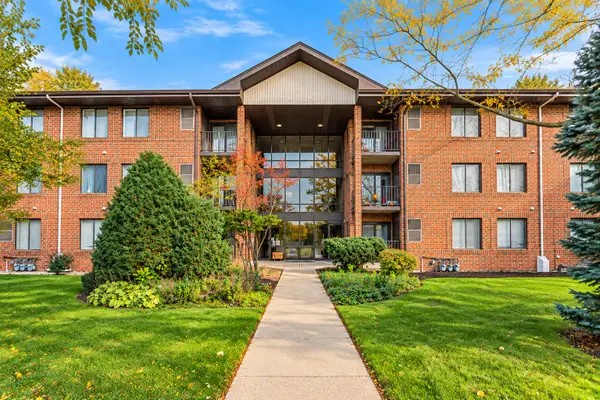 5703 S Cass Avenue #103, Westmont, IL 60559