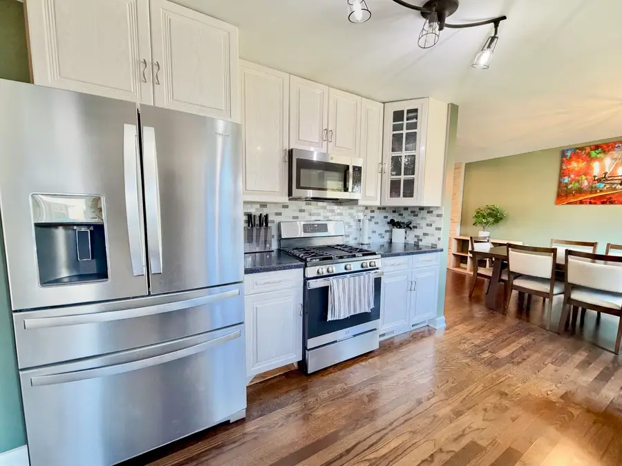 871 Cambridge Drive, Buffalo Grove, IL 60089 - #3