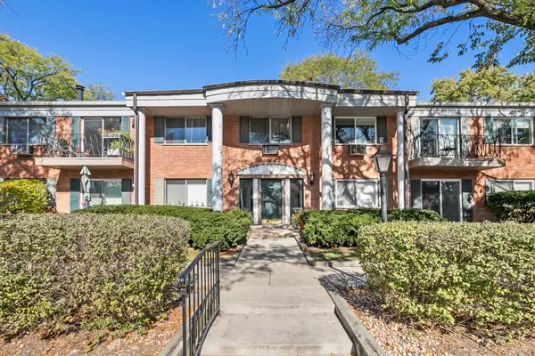 2311 S Goebbert Road #B103, Arlington Heights, IL 60005