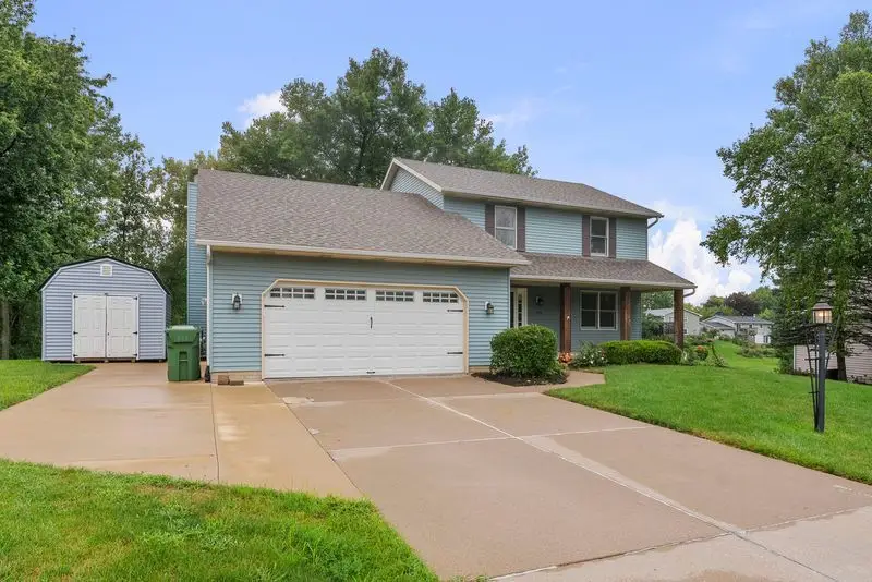 105 Shawnee Circle, Eldridge, IA 52748 - #2