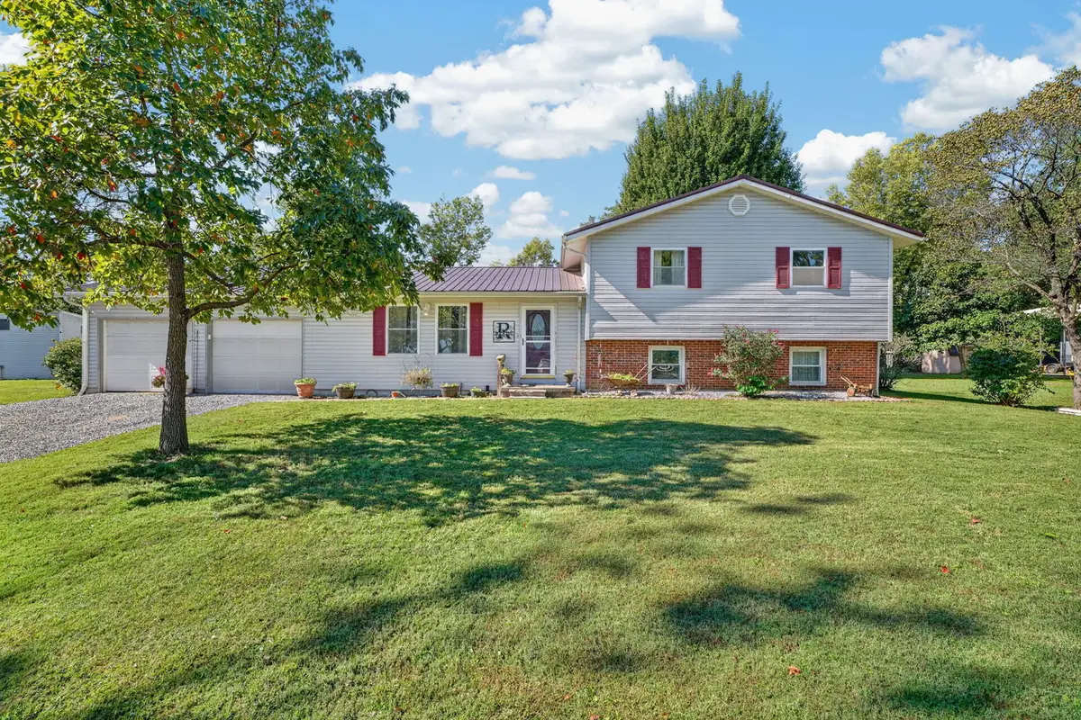 11325 E 1020 Lane, Mount Carmel, IL 62863 - #1