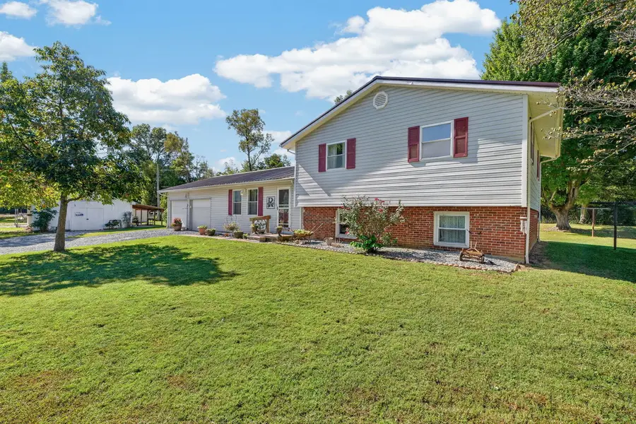 11325 E 1020 Lane, Mount Carmel, IL 62863 - #2