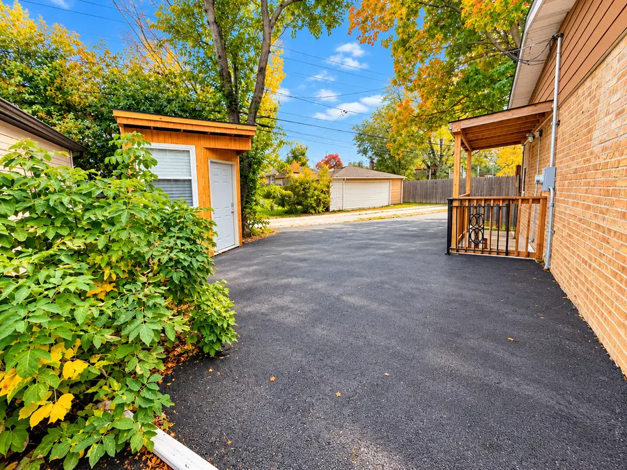 8433 Keystone Avenue, Skokie, IL 60076 - #3