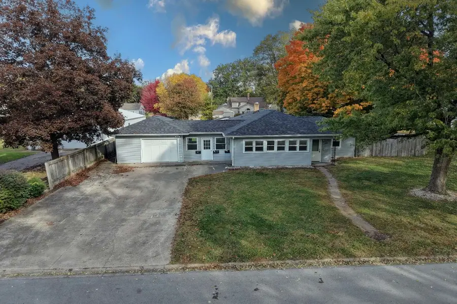 608 E Grant Street, Watseka, IL 60970 - #3