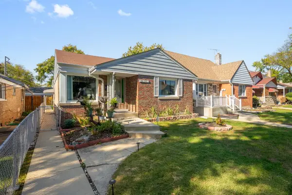 8052 S Saint Louis Avenue, Chicago, IL 60652