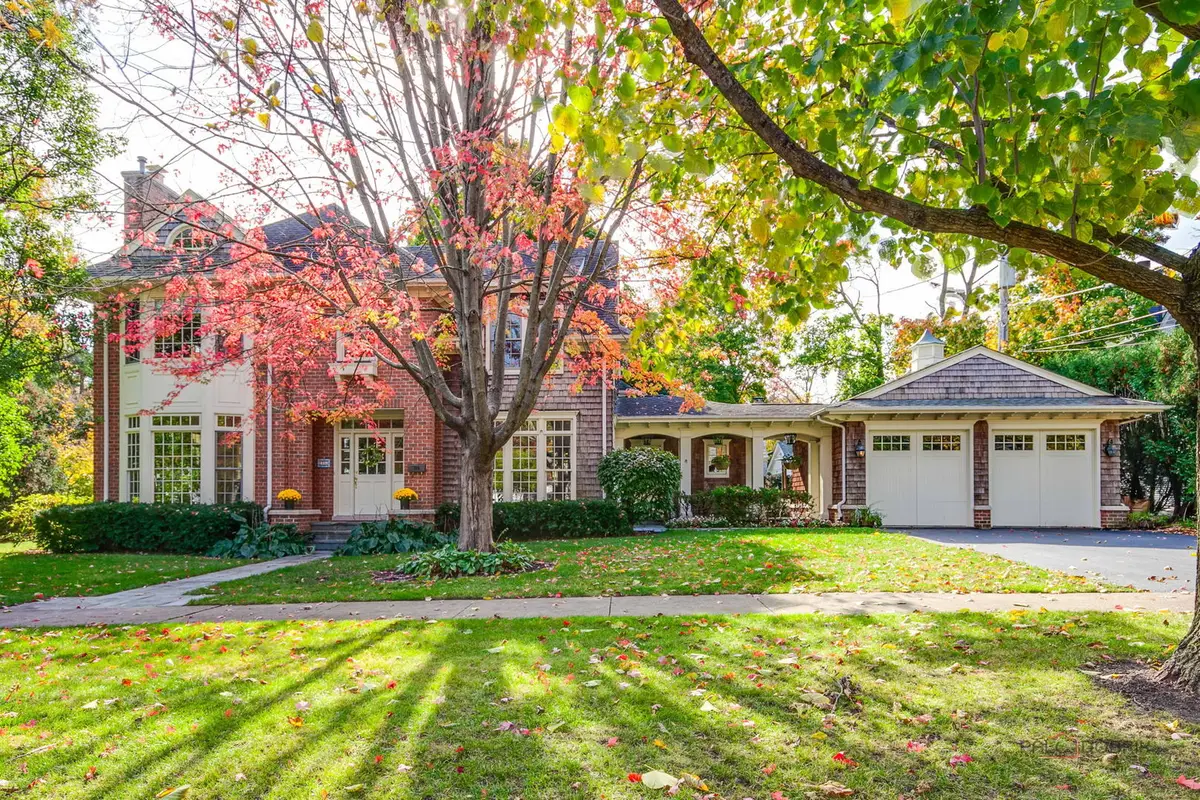 235 E Sheridan Place, Lake Bluff, IL 60044 - #1