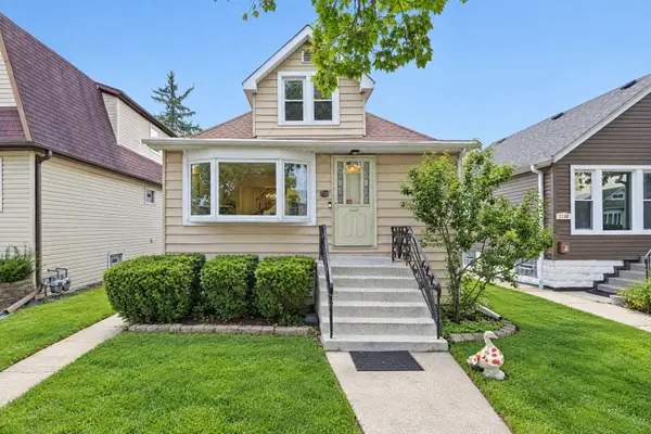 2226 N 74th Avenue, Elmwood Park, IL 60707